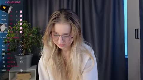 Avi online show from 09-26-25, 01:15