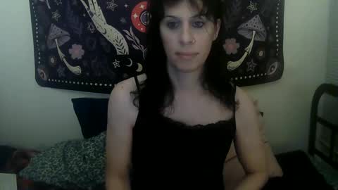 Snapshot of zeldasroom chatting on 02-09-25, 04:46 Zelda online show from 02-09-25, 04:46