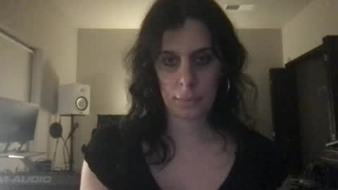 Snapshot of zeldasroom chatting on 11-08-25, 07:30 Zelda online show from 11-08-25, 07:30