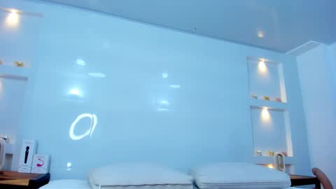 Zenda Evans online show from 10-06-25, 04:10