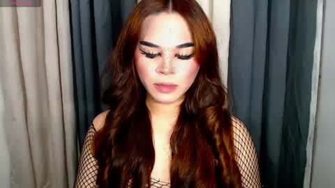 Snapshot of zendaya_amore chatting on 07-19-26, 03:27 Zendaya online show from 07-19-26, 03:27