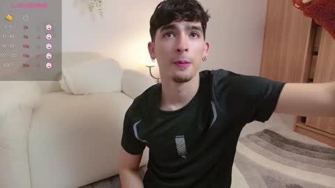 Snapshot of zenn_rush chatting on 03-08-25, 01:36 Zenn online show from 03-08-25, 01:36