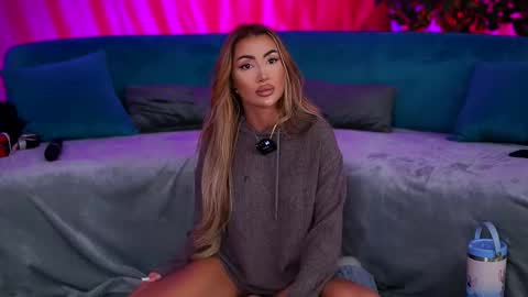 Snapshot of zenydaxbelle chatting on 10-04-25, 11:41 Zenyda online show from 10-04-25, 11:41