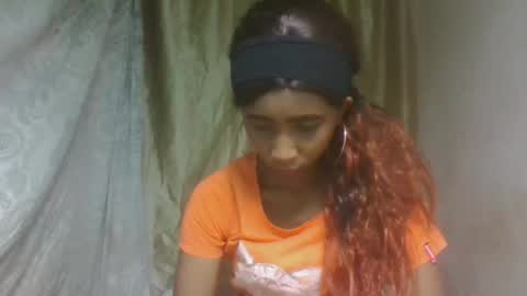 Snapshot of zeolineess chatting on 11-10-25, 12:48 zeolineess online show from 11-10-25, 12:48