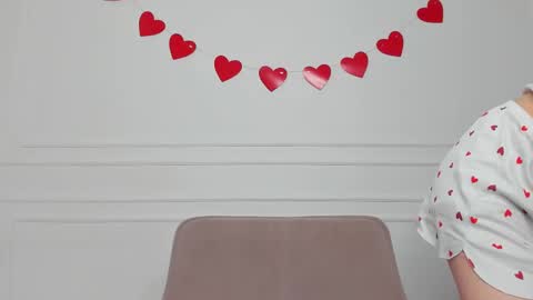 Snapshot of zerelle chatting on 02-28-26, 11:44 Ivy online show from 02-28-26, 11:44