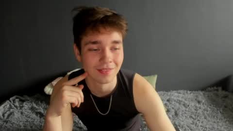 Ethan online show from 04-10-26, 01:44