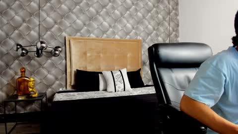 zeus online show from 12-26-24, 06:33