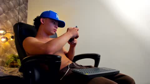 zeus online show from 12-28-24, 09:51