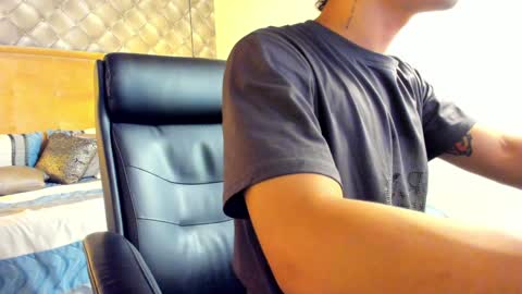 zeus online show from 12-31-24, 05:11