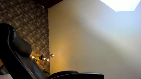 zeus online show from 01-02-25, 06:12