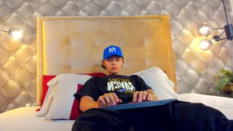 zeus online show from 01-09-25, 10:09