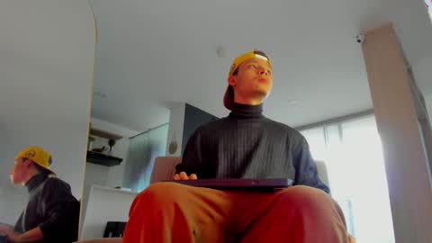 zeus online show from 10-04-25, 07:56