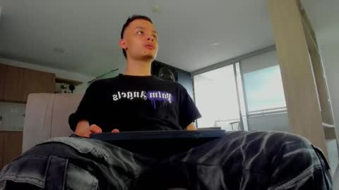 zeus online show from 11-03-25, 08:10