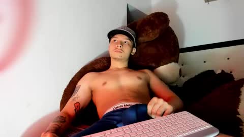 zeus online show from 12-02-25, 09:10