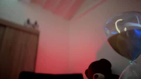 zeus online show from 04-24-26, 03:09