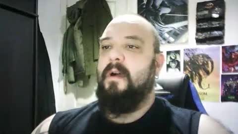 Snapshot of zeuxhogan chatting on 12-17-25, 11:49 zeuxhogan online show from 12-17-25, 11:49