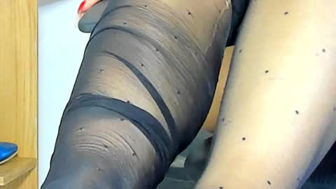 Snapshot of zhara_becherovka chatting on 01-09-25, 10:31 Zhara online show from 01-09-25, 10:31