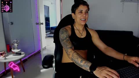 zhoestrong online show from 01-08-25, 04:22