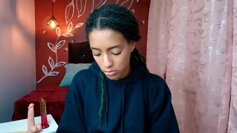 Zia Green online show from 01-14-25, 12:03