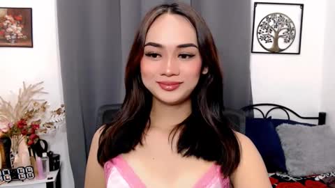 Snapshot of zialustts chatting on 03-12-25, 10:16 Zia online show from 03-12-25, 10:16