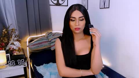 Snapshot of zialustts chatting on 10-10-25, 05:23 Zia online show from 10-10-25, 05:23