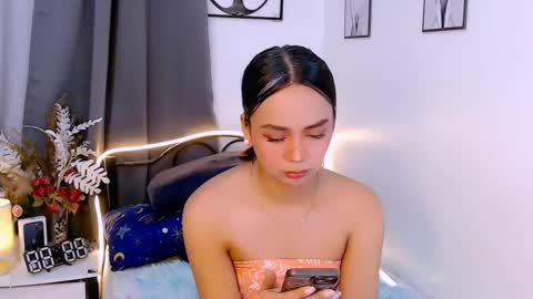 Snapshot of zialustts chatting on 11-23-25, 02:11 Zia online show from 11-23-25, 02:11