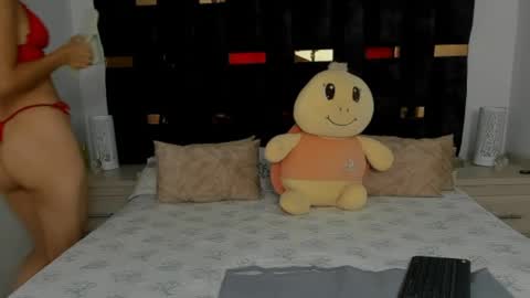 Snapshot of ziataylor chatting on 05-03-26, 04:46 ziataylor online show from 05-03-26, 04:46