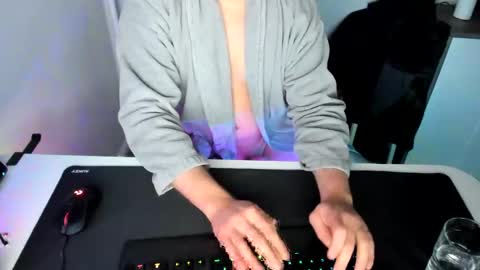 Snapshot of ziemlichflutschig chatting on 12-13-24, 06:00 ziemlichflutschig online show from 12-13-24, 06:00