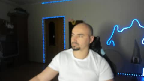 Ziesh online show from 04-17-26, 04:43