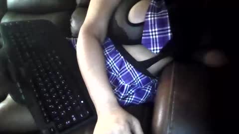 zimzim_ online show from 12-17-25, 11:05