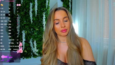 Snapshot of zinasquirts chatting on 01-26-25, 11:28 Galli online show from 01-26-25, 11:28