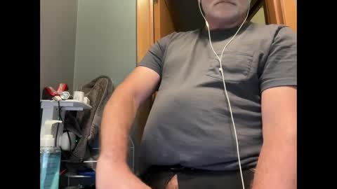 Snapshot of zinger283069 chatting on 09-18-25, 08:44 zinger283069 online show from 09-18-25, 08:44