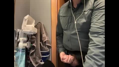 Snapshot of zinger283069 chatting on 10-24-25, 05:09 zinger283069 online show from 10-24-25, 05:09