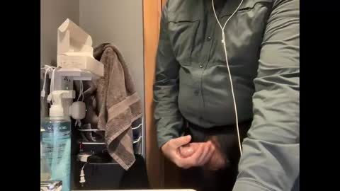 Snapshot of zinger283069 chatting on 10-27-25, 05:06 zinger283069 online show from 10-27-25, 05:06