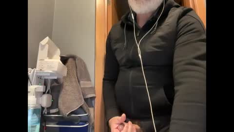 Snapshot of zinger283069 chatting on 10-31-25, 05:14 zinger283069 online show from 10-31-25, 05:14