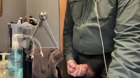 Snapshot of zinger283069 chatting on 12-18-25, 08:26 zinger283069 online show from 12-18-25, 08:26