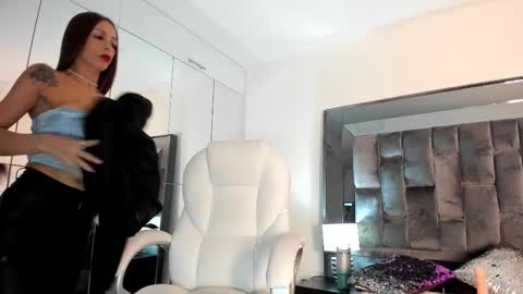 Nia  online show from 11-26-25, 11:33