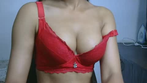 Snapshot of ziyaa_1 chatting on 07-18-26, 04:05 Ziyaa online show from 07-18-26, 04:05