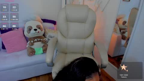 Zobe Love online show from 03-01-25, 05:20