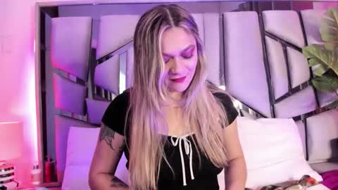 Snapshot of zoe__harper chatting on 11-21-25, 06:50 zoe__harper online show from 11-21-25, 06:50