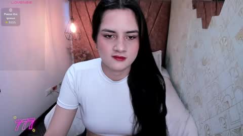 Snapshot of zoe__taylor__ chatting on 05-20-26, 11:27 ZOE TAYLOR online show from 05-20-26, 11:27