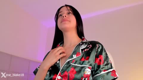 Snapshot of zoe_blake18 chatting on 12-01-24, 04:29 Zoe online show from 12-01-24, 04:29