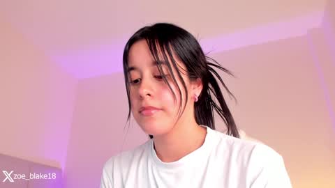 Snapshot of zoe_blake18 chatting on 12-14-24, 12:44 Zoe online show from 12-14-24, 12:44