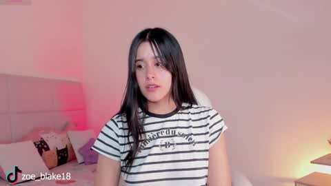 Snapshot of zoe_blake18 chatting on 01-10-25, 07:43 Zoe online show from 01-10-25, 07:43