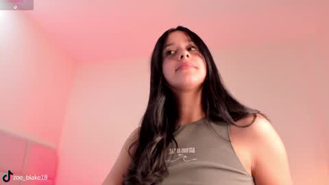 Snapshot of zoe_blake18 chatting on 01-24-25, 01:45 Zoe online show from 01-24-25, 01:45