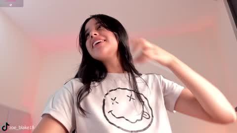 Snapshot of zoe_blake18 chatting on 02-02-25, 09:02 Zoe online show from 02-02-25, 09:02