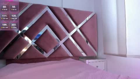 zoe_evaanss_ online show from 06-21-26, 07:27