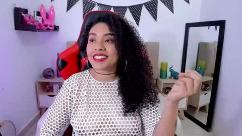 Snapshot of zoe_gruber chatting on 12-15-24, 08:47 Zoe Gruber online show from 12-15-24, 08:47