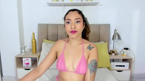 Zoe Gruber online show from 06-07-26, 12:04