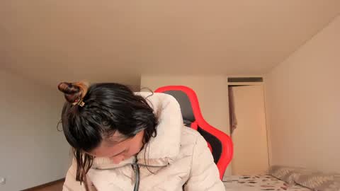 Snapshot of zoe_jeane_beker chatting on 02-04-25, 09:41 ZOE online show from 02-04-25, 09:41